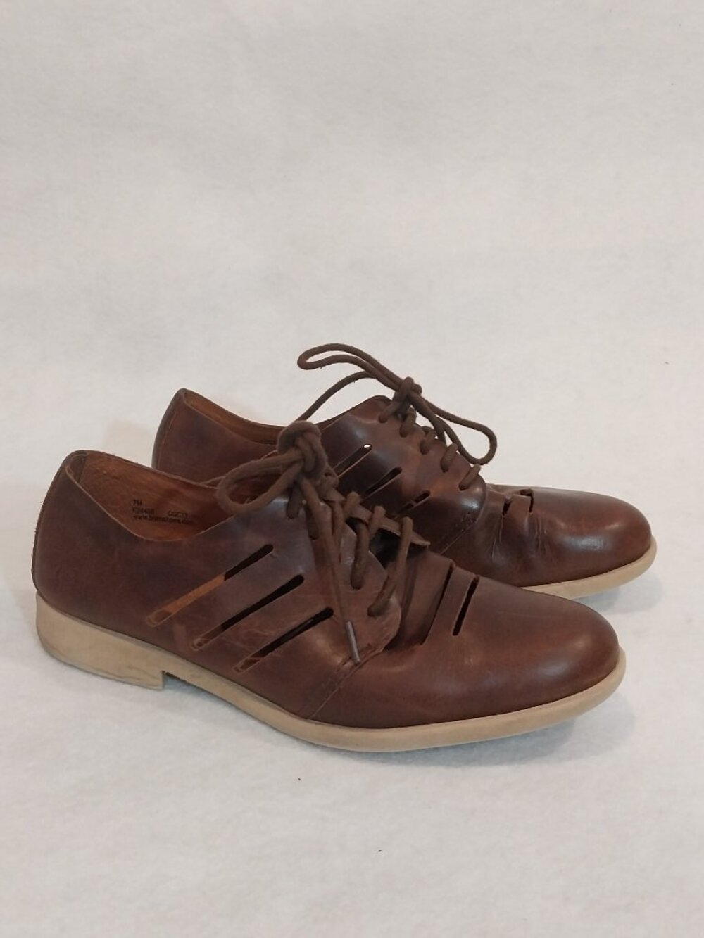 Born JAKOB Flat Shoes Womens 7 M Brown Leather Comfort Casual Oxford Cut Out. Pl